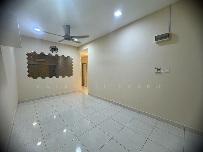 1-storey Terraced House for Sale in Kampung Rantau Panjang (Kapar) - Salawati Busro - Living Room - PropertyGuru.com.my