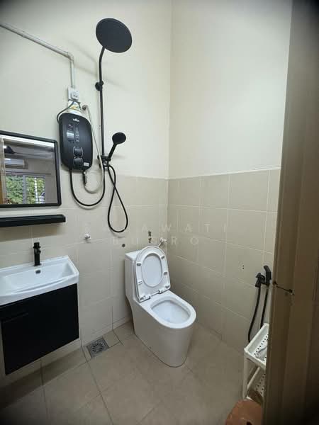 1-storey Terraced House for Sale in Kampung Rantau Panjang (Kapar) - Salawati Busro - Bathroom - PropertyGuru.com.my