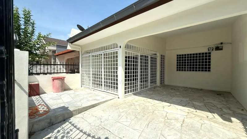 Terraced House for Rent in Taman Cuepacs (Cheras) - Kew . - Exterior - PropertyGuru.com.my