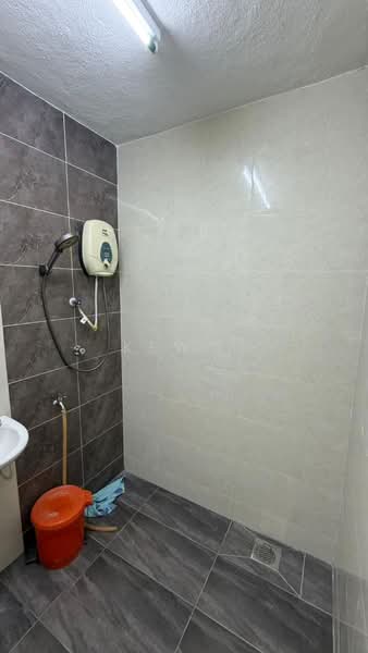 Terraced House for Rent in Taman Cuepacs (Cheras) - Kew . - Bathroom - PropertyGuru.com.my