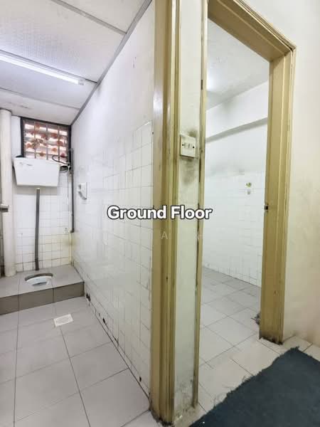Shop / Office for Sale in Taman Johor Jaya (Johor Bahru) - Erica Ho - Bathroom - PropertyGuru.com.my