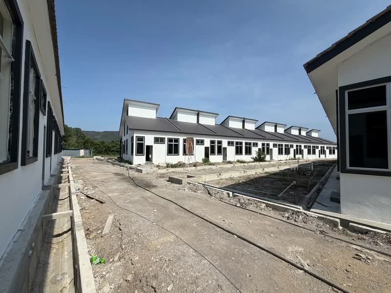 Rumah Teres untuk Dijual di Taman Kijal Meraga (Kijal) - Muhammad Najmi - Exterior - PropertyGuru.com.my