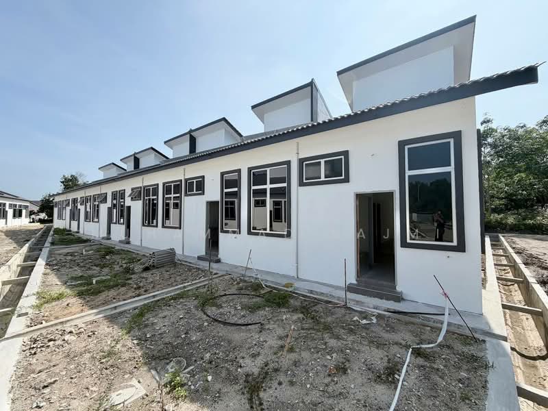 Rumah Teres untuk Dijual di Taman Kijal Meraga (Kijal) - Muhammad Najmi - Exterior - PropertyGuru.com.my