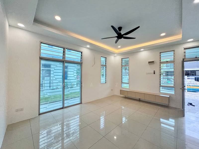 Semi-Detached House for Sale in Bandar Saujana Putra (Tanjong Duabelas) - Mahafiz . - PropertyGuru.com.my