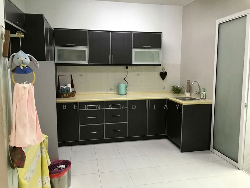 Terraced House for Sale in Bandar Country Homes (Rawang) - Bernard Tay - Kitchen - PropertyGuru.com.my