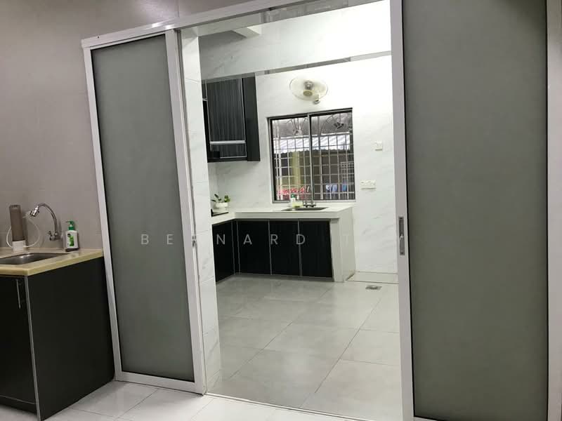 Terraced House for Sale in Bandar Country Homes (Rawang) - Bernard Tay - Kitchen - PropertyGuru.com.my