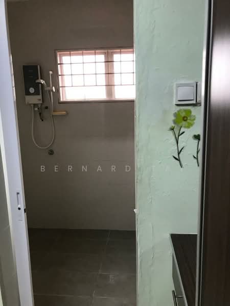 Terraced House for Sale in Bandar Country Homes (Rawang) - Bernard Tay - Bathroom - PropertyGuru.com.my