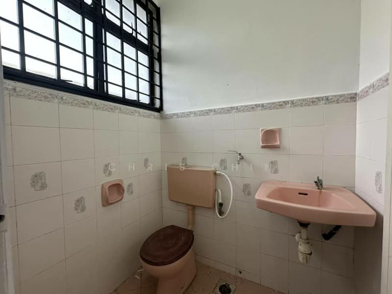 2-storey Terraced House for Sale in Taman Desa Cemerlang (Ulu Tiram) - Chris Chin - Bathroom - PropertyGuru.com.my