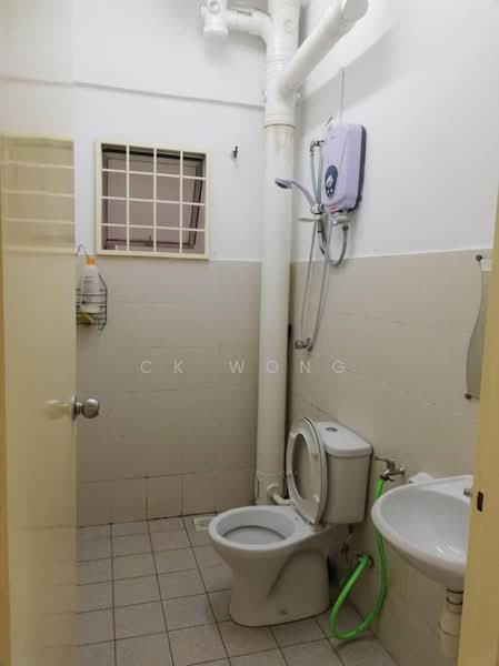 Servis Apartment untuk Dijual di Avelon Tower @ Plaza Medan Putra - CK Wong - Bathroom - PropertyGuru.com.my