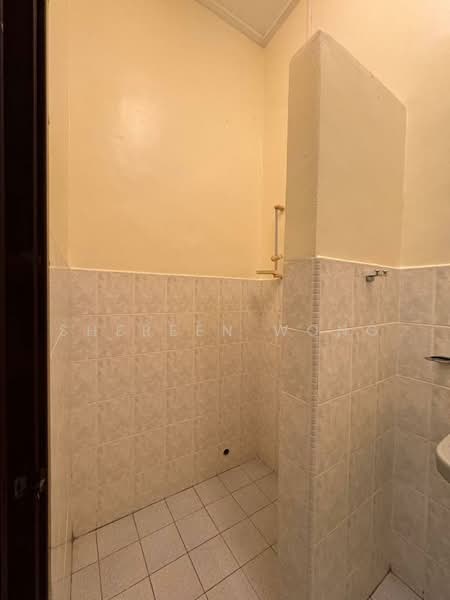 2-storey Terraced House for Sale in Taman Pelangi Indah (Ulu Tiram) - Shereen Wong - Bathroom - PropertyGuru.com.my