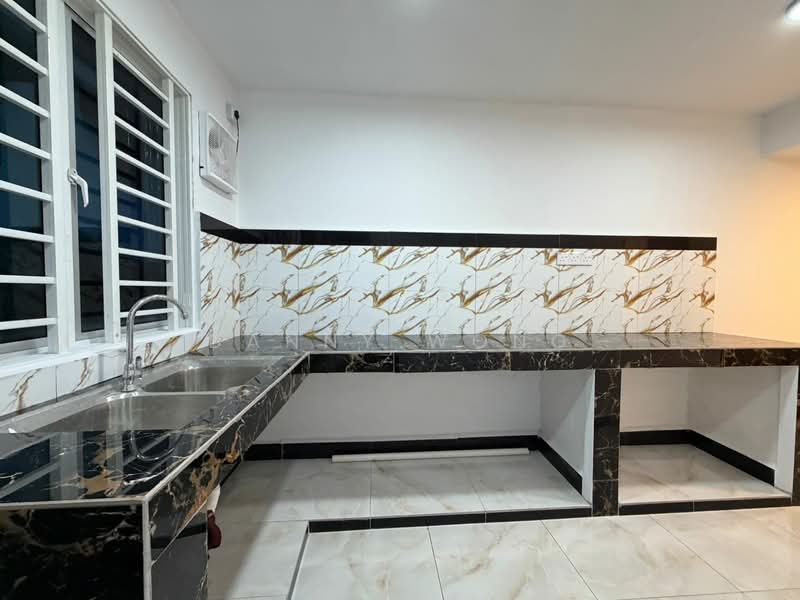 Rumah Teres 2 Tingkat untuk Dijual di Taman Rawang Jaya (Rawang) - Danny Wong - Kitchen - PropertyGuru.com.my