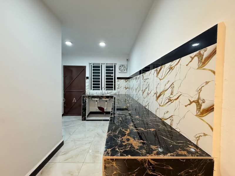 Rumah Teres 2 Tingkat untuk Dijual di Taman Rawang Jaya (Rawang) - Danny Wong - Kitchen - PropertyGuru.com.my
