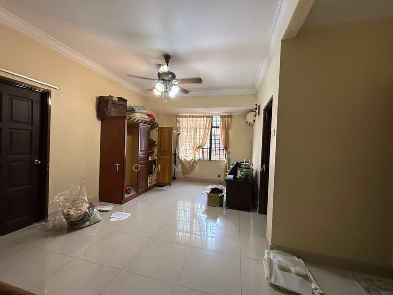 Rumah Berkembar untuk Dijual di Bukit Rahman Putra (Sungai Buloh) - Tommy Lim - Living Room - PropertyGuru.com.my