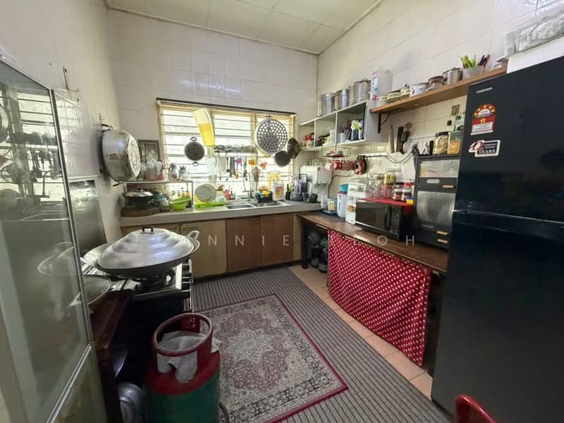 2.5-storey Terraced House for Sale in Ampang (Selangor) - Jeannie Teoh - Kitchen - PropertyGuru.com.my