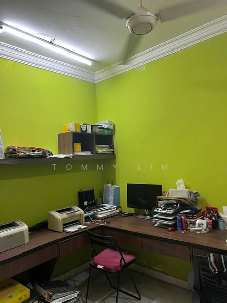 Rumah Berkembar untuk Dijual di Bukit Rahman Putra (Sungai Buloh) - Tommy Lim - Study - PropertyGuru.com.my