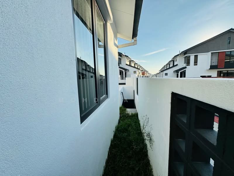 2-storey Terraced House for Sale in Elmina (Shah Alam) - Mohd Fadzli - Exterior - PropertyGuru.com.my