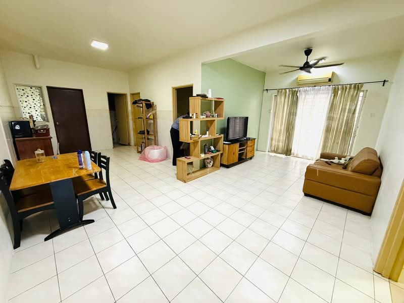 Townhouse for Sale in Desa Mutiara (Rawang) - Kwong Xiao Wei - Living Room - PropertyGuru.com.my