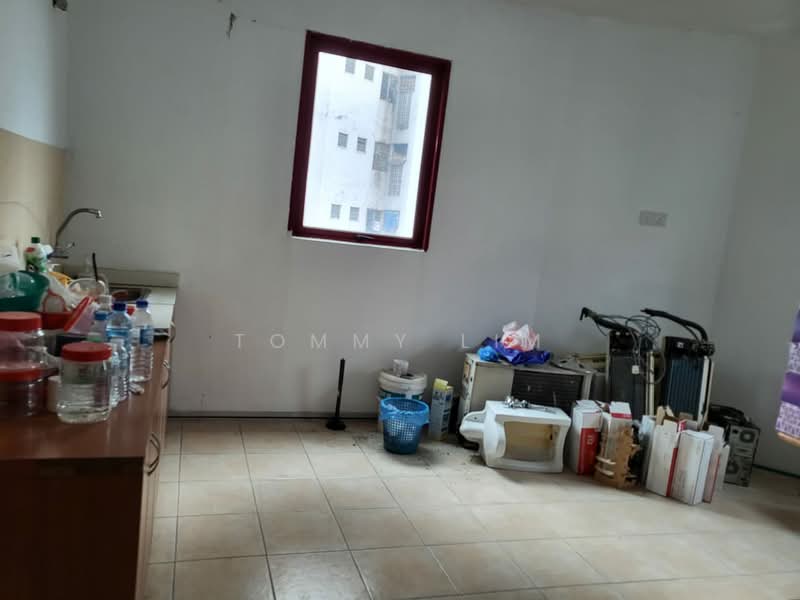 Office for Sale in Petaling Jaya (Selangor) - Tommy Lim - Kitchen - PropertyGuru.com.my