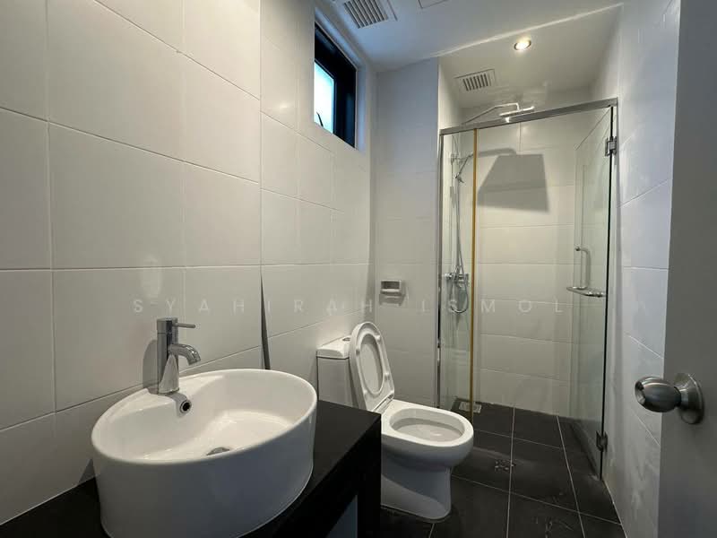 Kondominium untuk Disewa di Encorp Strand Residence - Syahirah Ismol - Bathroom - PropertyGuru.com.my