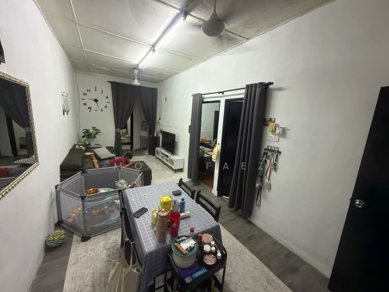 Rumah Teres 1 Tingkat untuk Dijual di Taman Universiti (Skudai) - Mohd Faez - Living Room - PropertyGuru.com.my