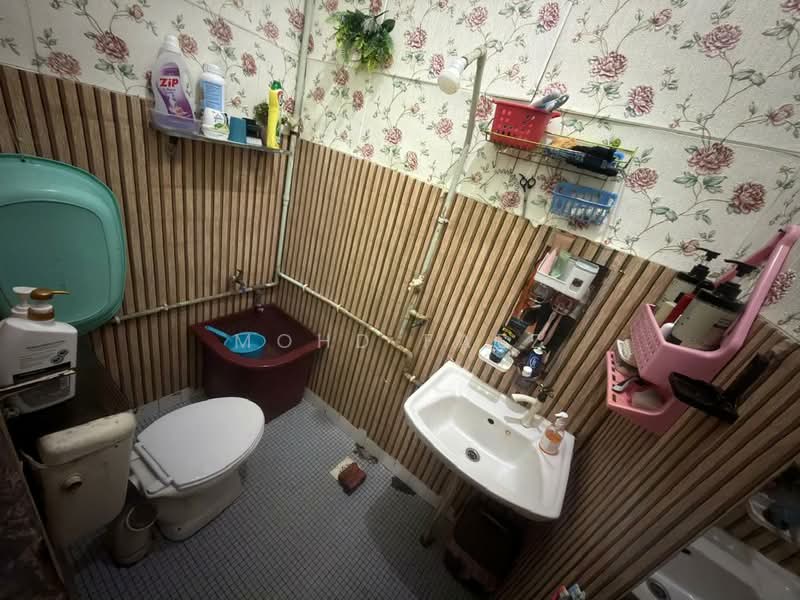 Rumah Teres 1 Tingkat untuk Dijual di Taman Universiti (Skudai) - Mohd Faez - Bathroom - PropertyGuru.com.my