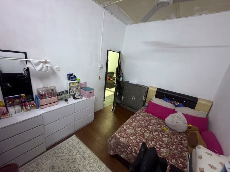 Rumah Teres 1 Tingkat untuk Dijual di Taman Universiti (Skudai) - Mohd Faez - Bedroom - PropertyGuru.com.my