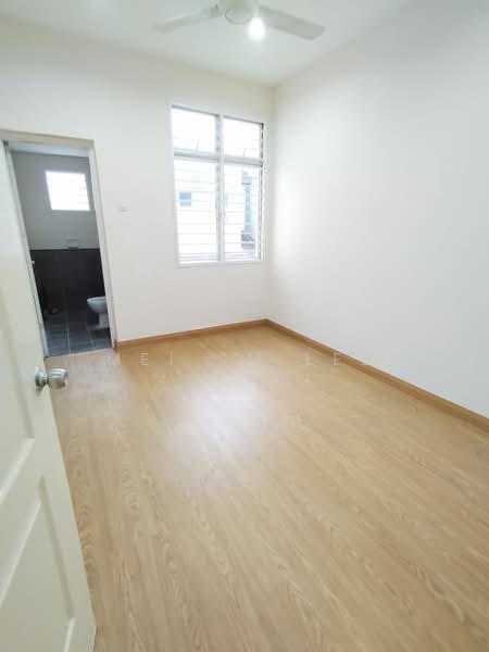 2-storey Terraced House for Sale in Taman Vista Hill (Cheras) - Mei SM Lee - Vista Hill Bedroom - PropertyGuru.com.my