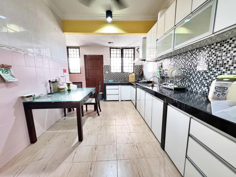 Rumah Teres 2-Tingkat untuk Dijual di Bandar Baru Sungai Long (Kajang) - Shiqin Saidin - Kitchen - PropertyGuru.com.my