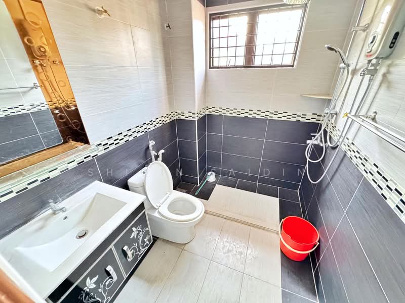 Rumah Teres 2-Tingkat untuk Dijual di Bandar Baru Sungai Long (Kajang) - Shiqin Saidin - Bathroom - PropertyGuru.com.my