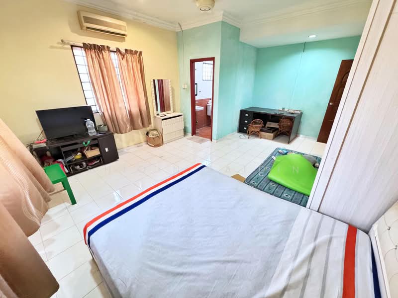 Rumah Teres 2-Tingkat untuk Dijual di Bandar Baru Sungai Long (Kajang) - Shiqin Saidin - Bedroom - PropertyGuru.com.my