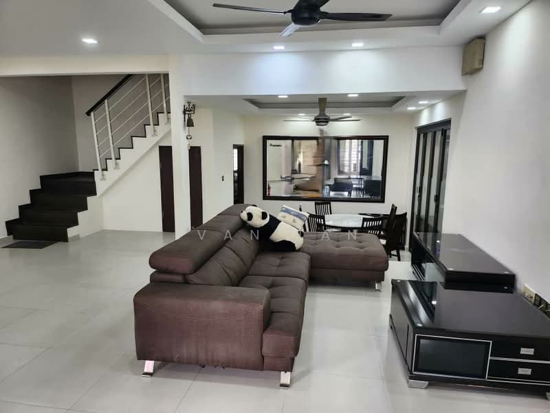 Rumah Teres 2 Tingkat untuk Disewa di SS2 (Petaling Jaya) - Ivan Tan - Living Room - PropertyGuru.com.my