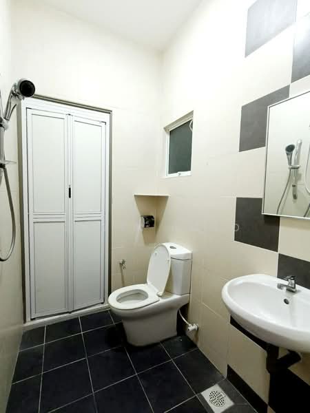 2-storey Terraced House for Rent in Taman Pengkalan Barat (Ipoh) - Qazin Khoo - Bathroom - PropertyGuru.com.my