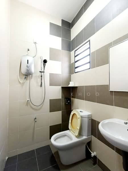 2-storey Terraced House for Rent in Taman Pengkalan Barat (Ipoh) - Qazin Khoo - Bathroom - PropertyGuru.com.my
