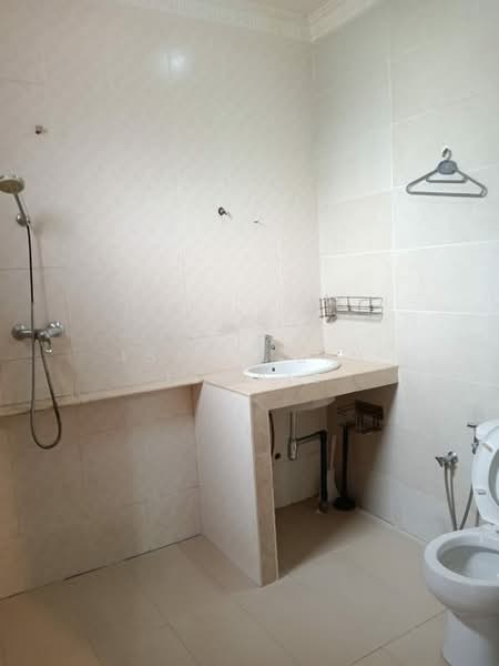 Rumah Banglo untuk Dijual di Cemerlang Heights (Gombak) - Ishak Bin Ismail - Bathroom - PropertyGuru.com.my