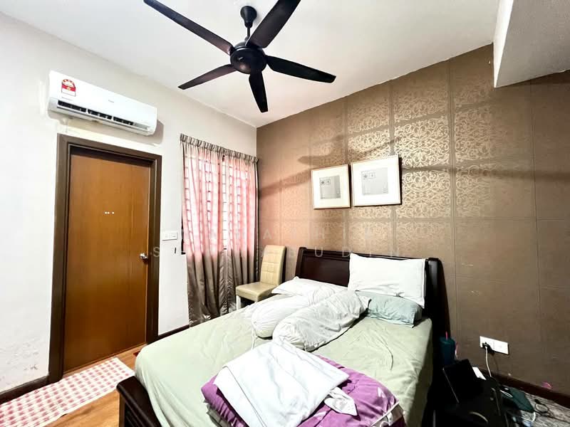Rumah Teres untuk Dijual di Bukit Jelutong (Shah Alam) - Nahathir Shahabudin - Bedroom - PropertyGuru.com.my
