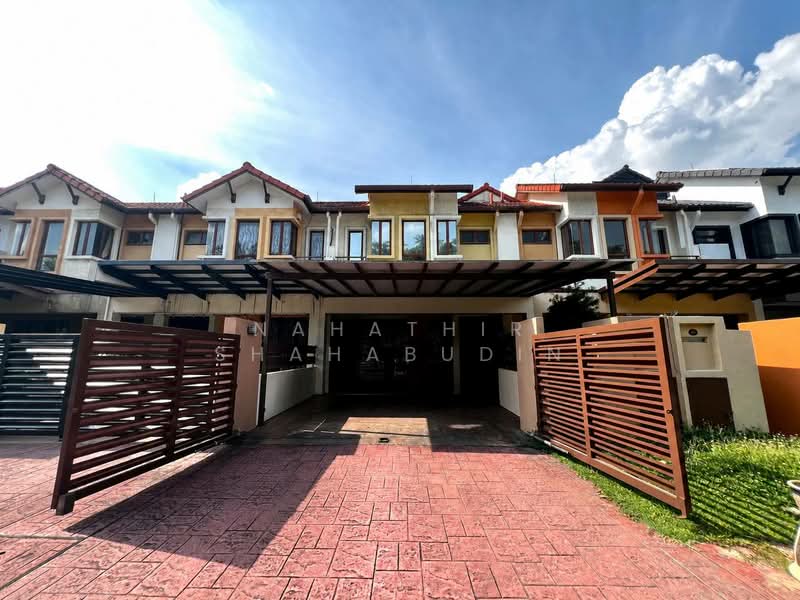 Rumah Teres untuk Dijual di Bukit Jelutong (Shah Alam) - Nahathir Shahabudin - Exterior - PropertyGuru.com.my