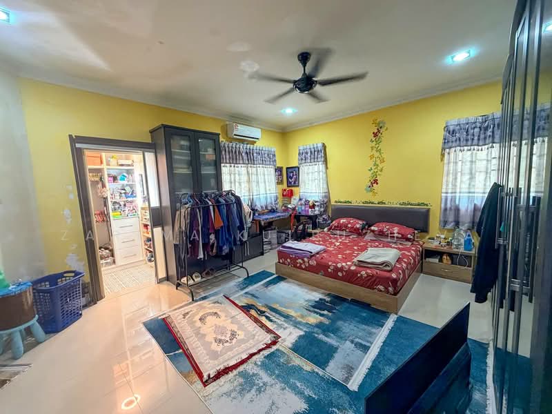 Semi-Detached House for Sale in Taman Taming Maju (Cheras) - Zarema Kulbuzheva - Bedroom - PropertyGuru.com.my