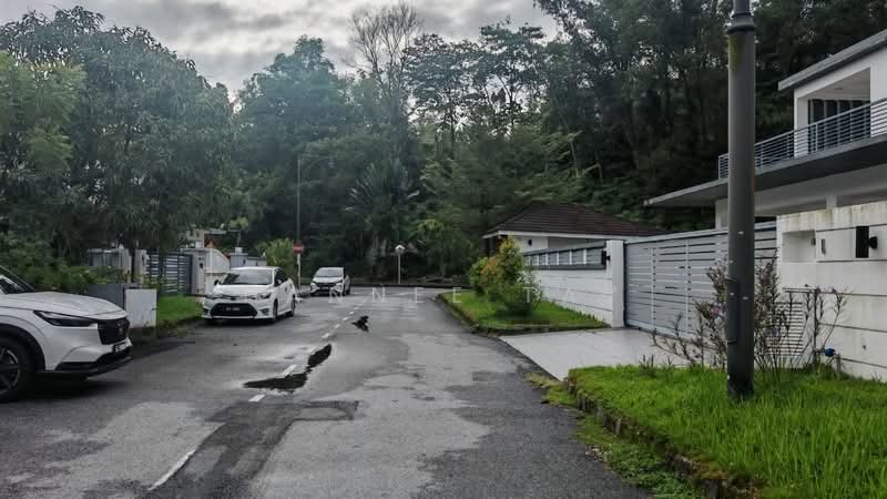 Semi-Detached House for Sale in Bandar Putra Permai (Seri Kembangan) - Hannee Tay - Exterior - PropertyGuru.com.my