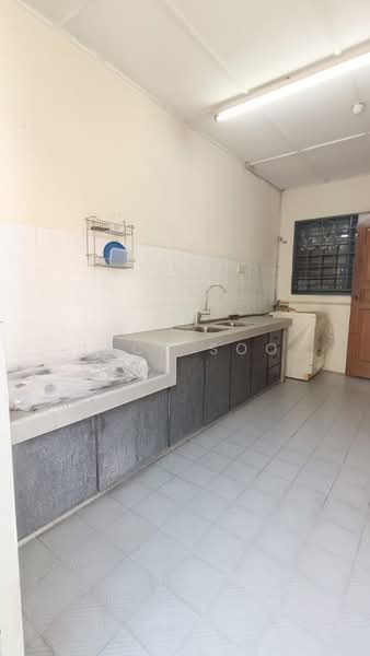 2-storey Terraced House for Sale in Bukit Rahman Putra (Sungai Buloh) - Jack Soo - Kitchen - PropertyGuru.com.my
