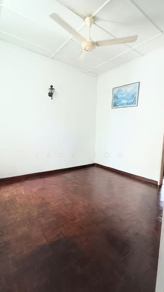 2-storey Terraced House for Sale in Bukit Rahman Putra (Sungai Buloh) - Jack Soo - Upstair living area - PropertyGuru.com.my