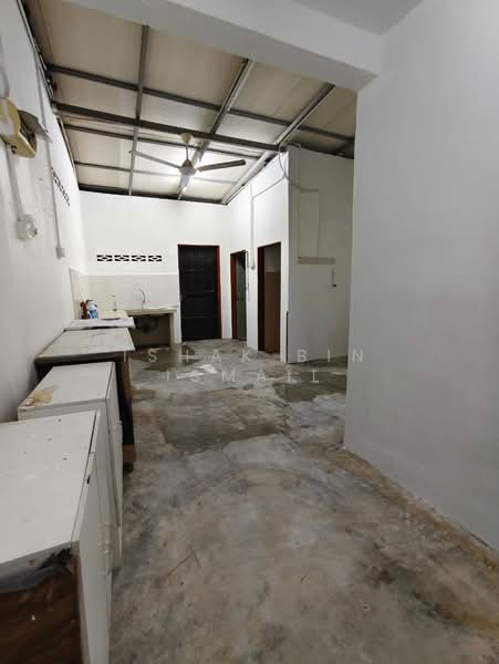 2-storey Terraced House for Sale in Batu Caves (Kuala Lumpur) - Ishak Bin Ismail - Kitchen - PropertyGuru.com.my