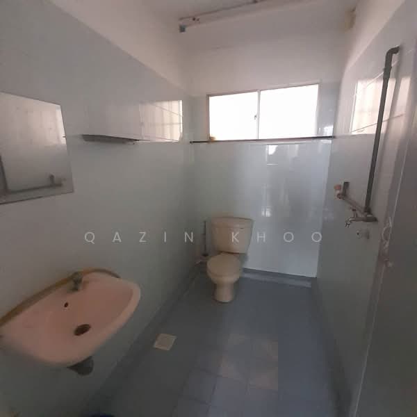 Pangsapuri untuk Disewa di Le Courts Desa Tambun - Qazin Khoo - Bathroom - PropertyGuru.com.my