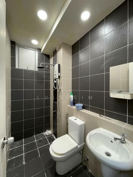 Apartment for Sale at D'Rich Executive Suites - Luis Lim - Bathroom - PropertyGuru.com.my