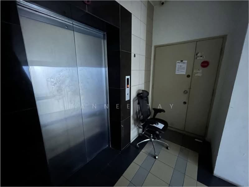 Office for Sale in Taman Sri Endah (Sri Petaling) - Hannee Tay - Corridor - PropertyGuru.com.my