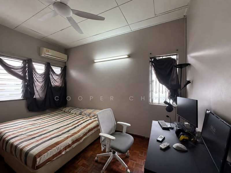 Rumah Teres 2 Tingkat untuk Dijual di SS 21, Damansara Utama (Petaling Jaya) - Cooper Chow - Bedroom - PropertyGuru.com.my
