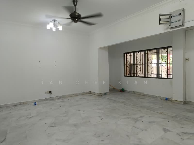 Terraced House for Sale in Usj 22 (Subang Jaya) - Tan Chee Kian - Living Room - PropertyGuru.com.my