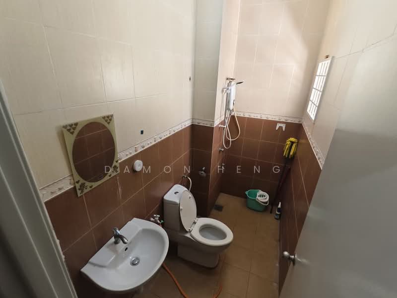 Terraced House for Rent in Bandar Kinrara Seksyen 5 (Bandar Kinrara) - Damon Heng - Bathroom - PropertyGuru.com.my