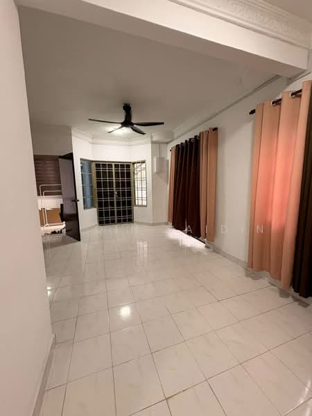 Rumah Teres 2 Tingkat untuk Dijual di Bandar Puncak Alam (Puncak Alam) - Shiqin Saidin - Living Room - PropertyGuru.com.my