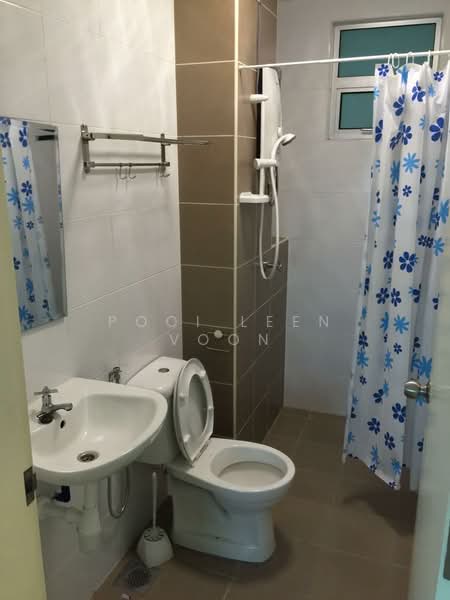 Condominium for Sale at Fairway Suites - Pooi Leen Voon - Bathroom - PropertyGuru.com.my