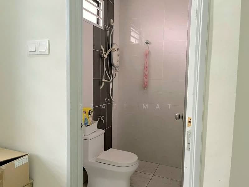 Rumah Teres 2 Tingkat untuk Dijual di Nilai (Negeri Sembilan) - Izzati Mat - Bathroom - PropertyGuru.com.my